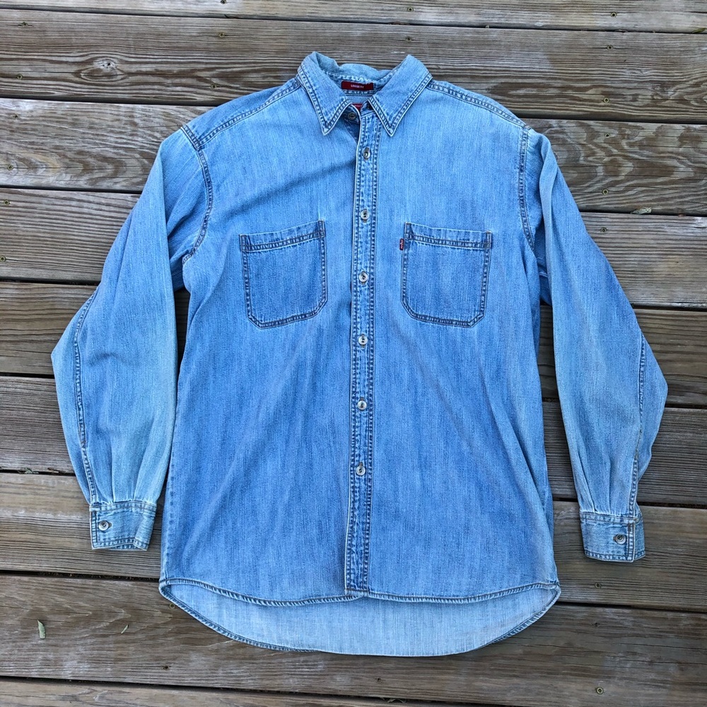 Levi’s Denim Loose Fit Button Up Long Sleeve Shirt